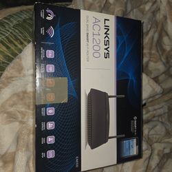 Linksys AC1200 Smart WiFi Router