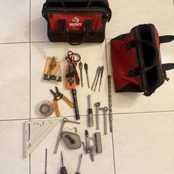 Random Tools With 2 Bags 3