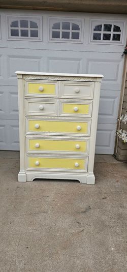 **Beatiful Tall drawer wooden dresser **
