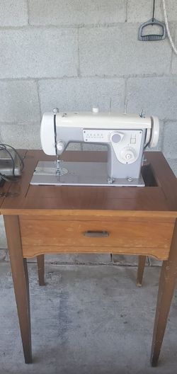 Vintage Sewing Machine 