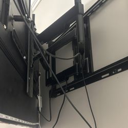 Rocketfish™ - Full-Motion TV Wall Mount for Most 42"-90" TVs - Extends 26" - Black