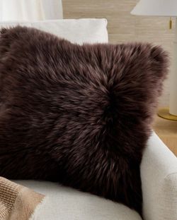 Quince Natural Sheepskin Accent Pillow Dark Brown 20x20 New In Packaging
