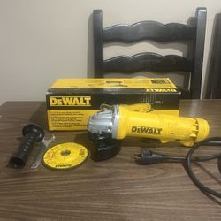 DeWalt 11 Amp 4-1/2” Angle Grinder 
