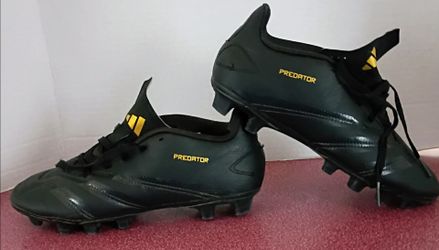 Adidas predator soccer cleats size 5