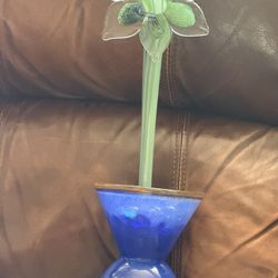Beautiful Blown-Glass Trumpet Flower With Vase And Glass Beads