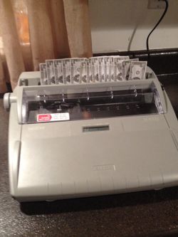 SX-4000 Electronic LCD Display Typewriter