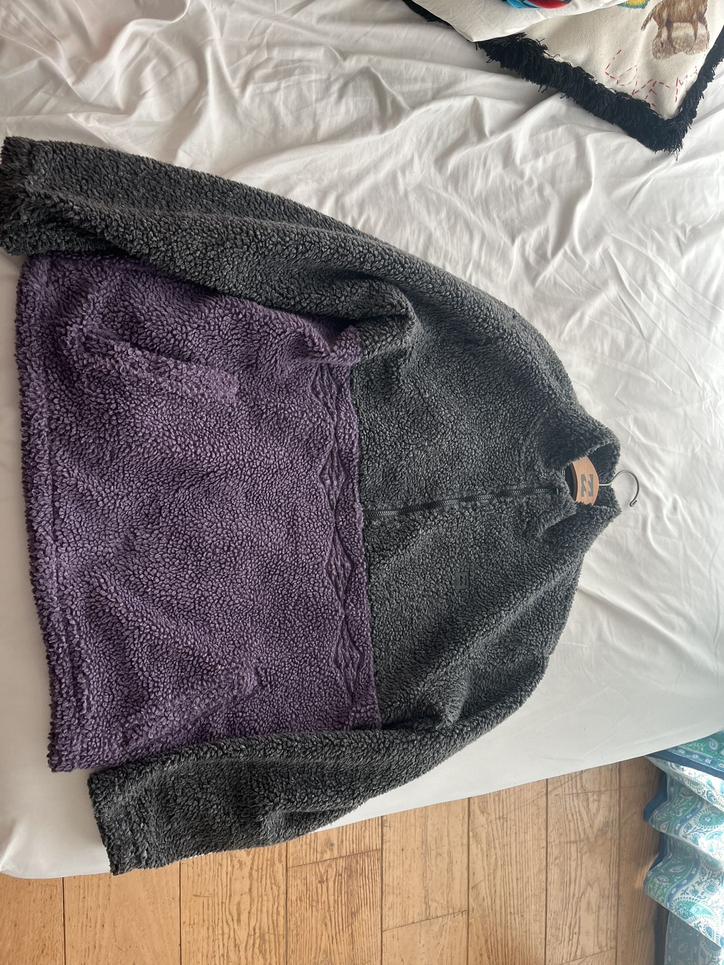 Billabong Sherpa Fleece Jacket( Not Sold Anymore, Rare) Hardly Worn 