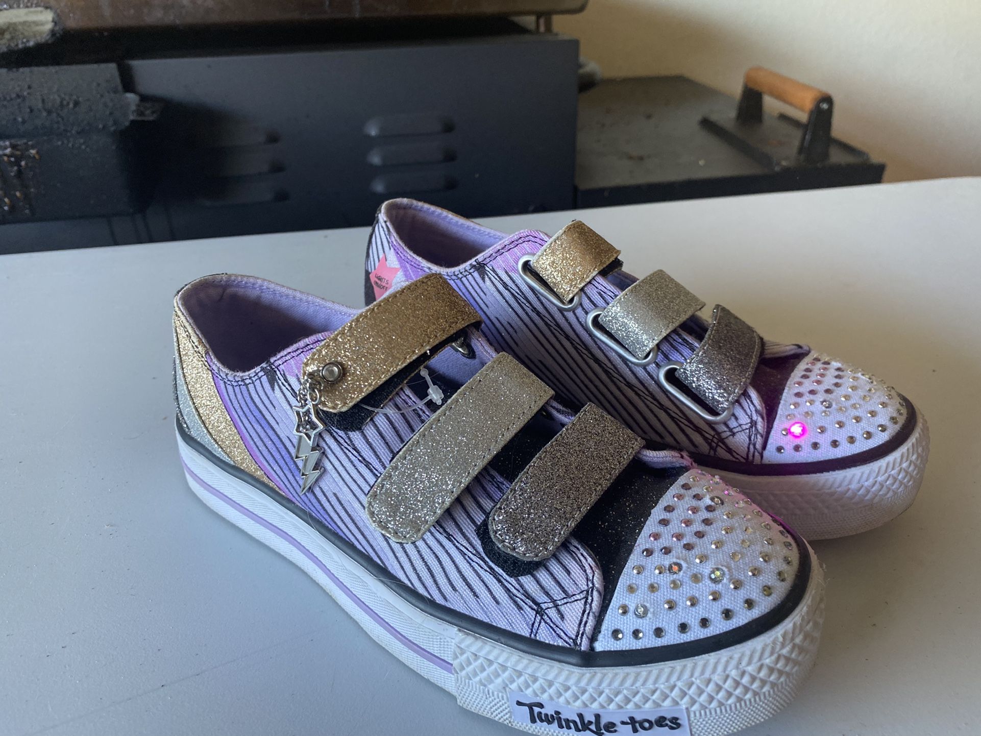 Kids Skechers Girls Light Up Shoes Size 3