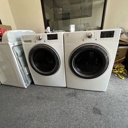 WHITE KENMORE WASHER DRYER FRONT LOAD SET