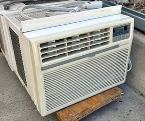 Window air conditioner 5300 BTU like new $50
