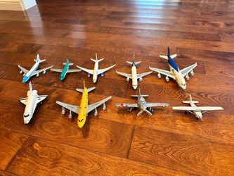 Toy metal planes