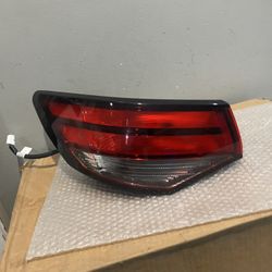 2020-2024 Nissan Sentra Left Tail Light 