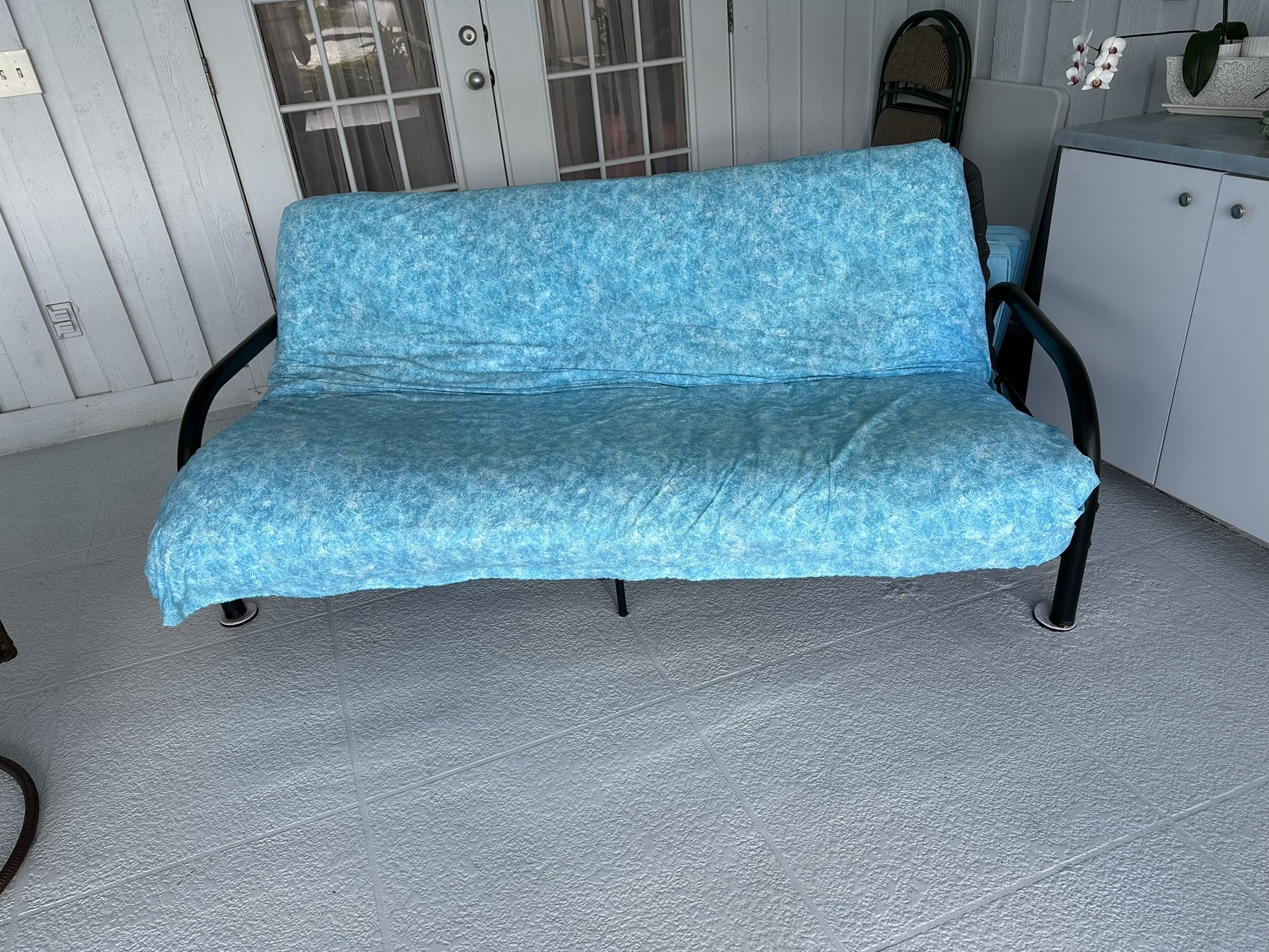 Queen Futon / Day Bed