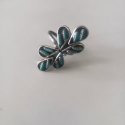 Vintage Zuni Sterling Silver 12 Stone Needlepoint Turquoise Cluster Ring