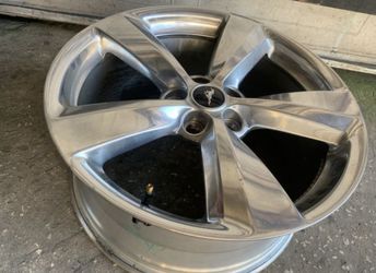 Mustang 2018 rims 19inches
