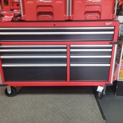 MILWAUKEE 56" ROLLING TOOL BOX 