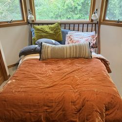 Queen Size Mid Century Bed frame And Mattress 