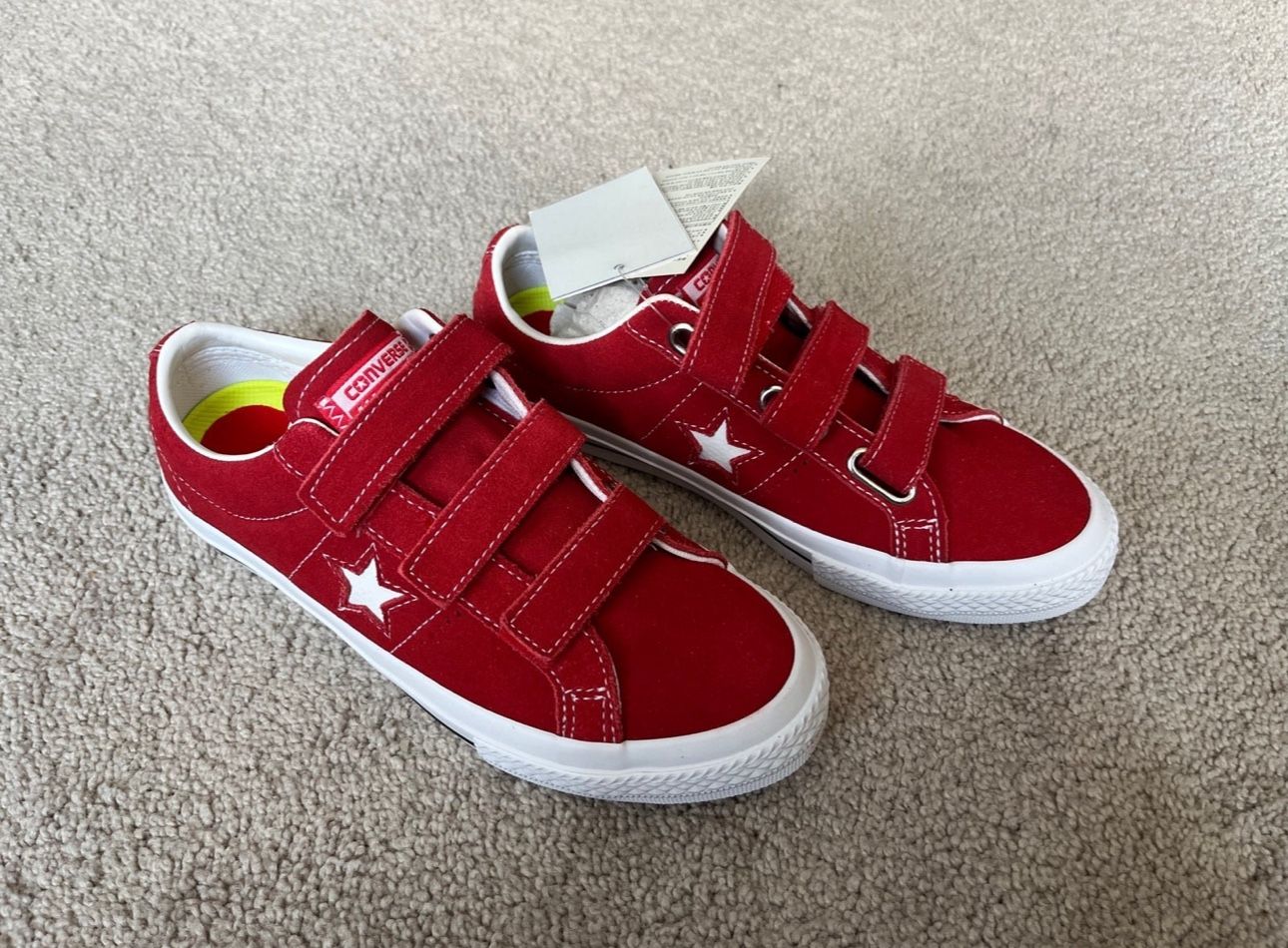 Converse shoes kids size 4