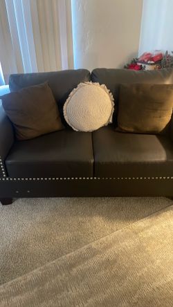 Classic Brown Leather-Style Loveseat with Nailhead Trim