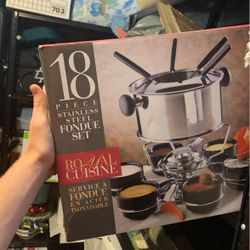 18 Piece Fondue set Never Used