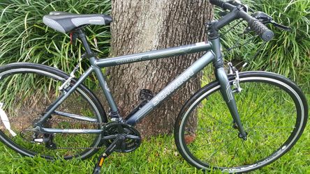 schwinn tourist hybrid road bike