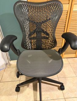 Herman Miller Mirra 1 Ergonomic Office Chair Great Condition