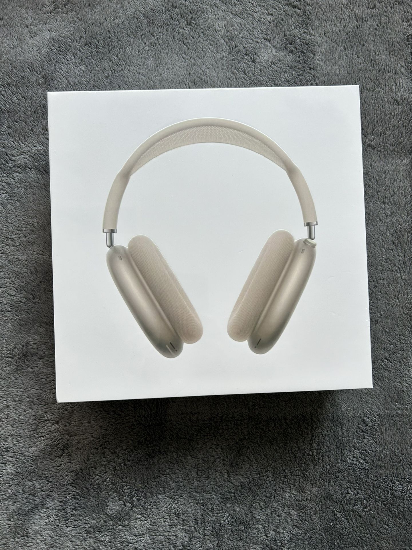 Starlight And Purple AirPod Maxs