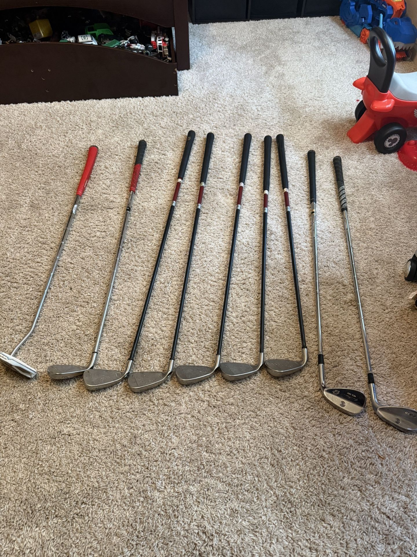 Golf Clubs (See Description )