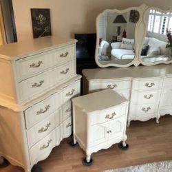 Antique French Bedroom Set w/ Queen Size Bed & Standing Mirror