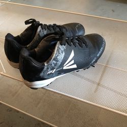 Youth Cleats Size 3Y
