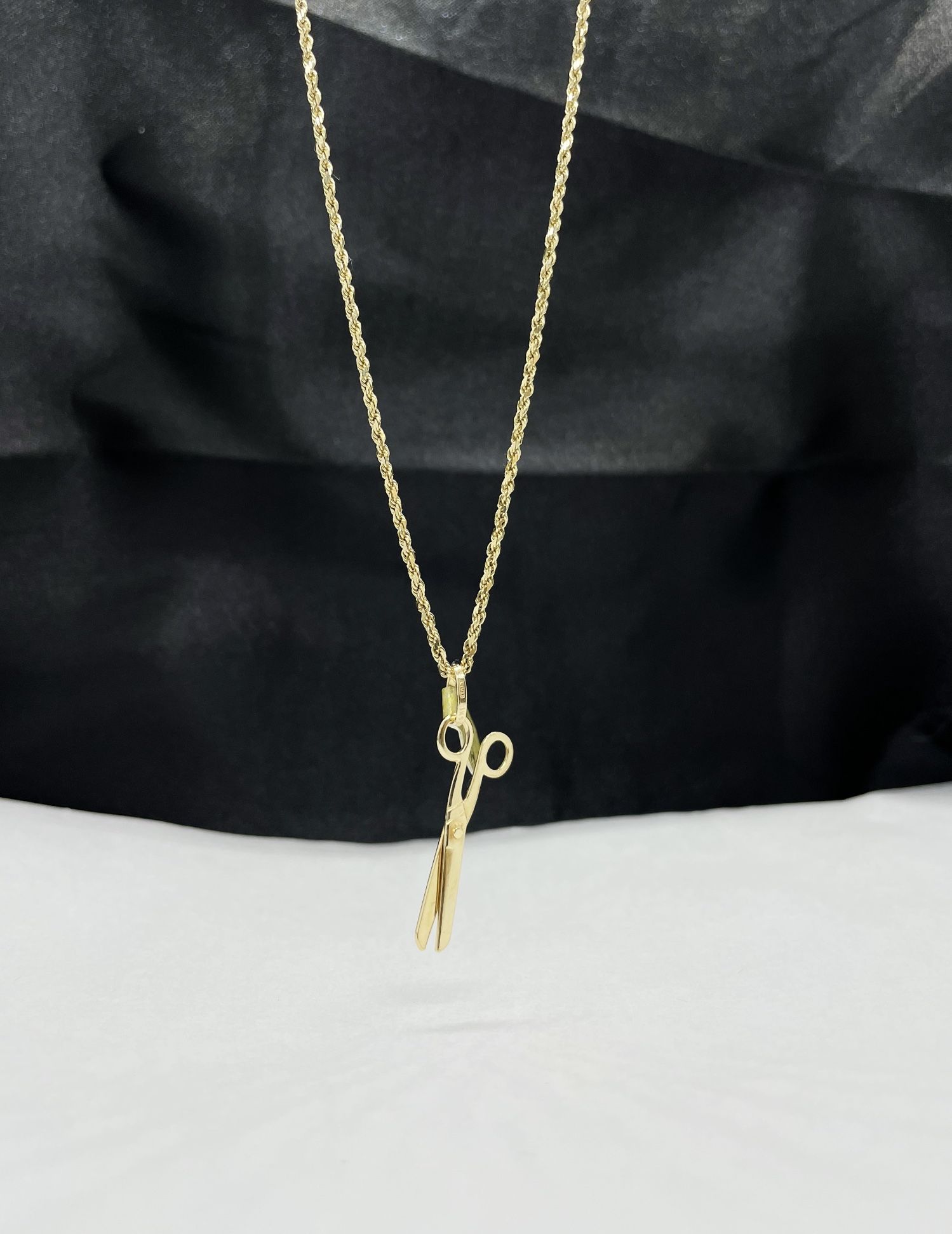 14k Solid Gold Rope Chain And Scissor Pendant