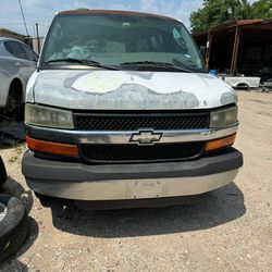 2005 Chevy Express 3500 For Parts 