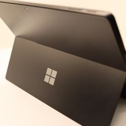 Microsoft Surface Pro 9 + Extras 