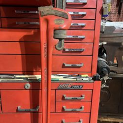 Like New Ridgid 24” To 10” Pipe Wrench Set