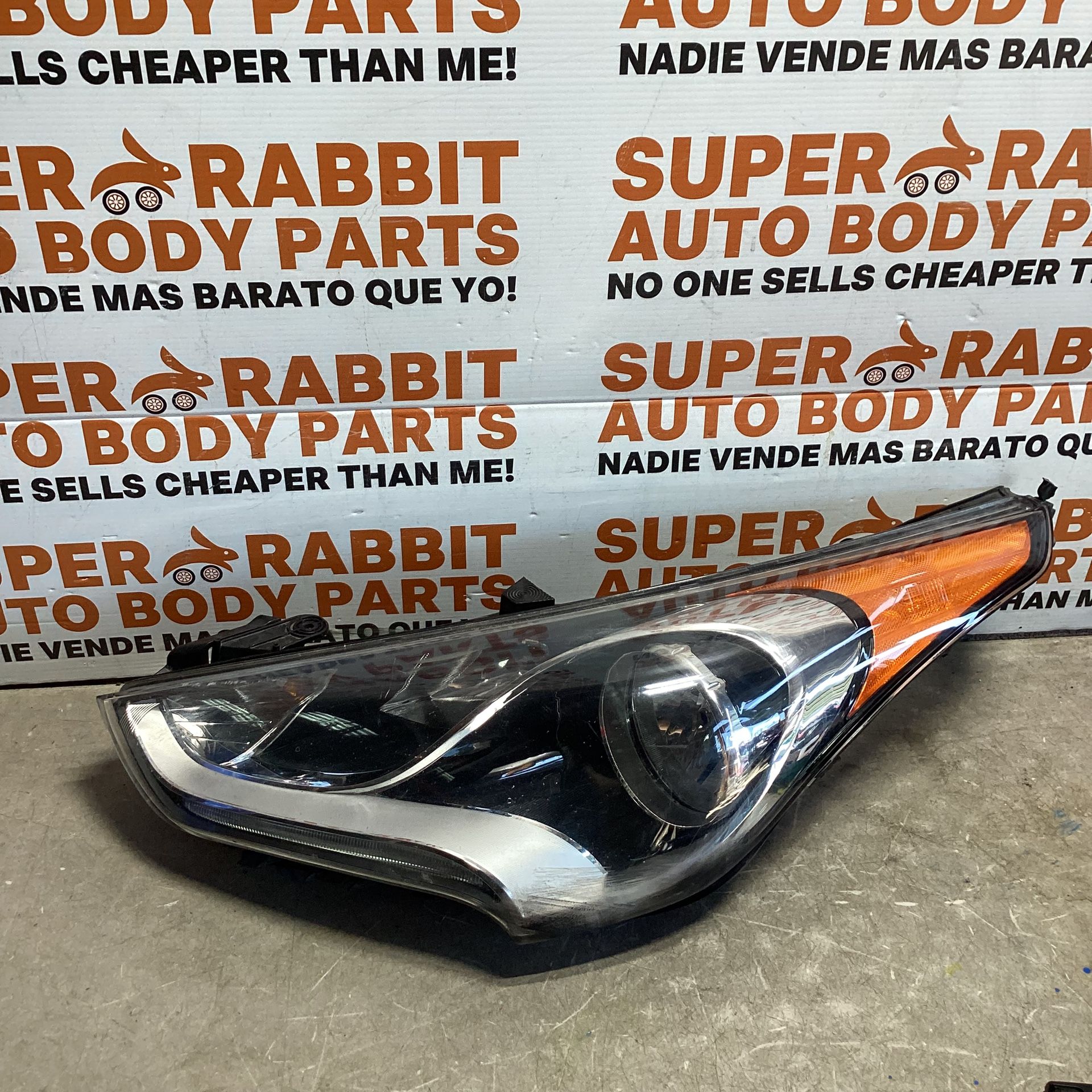2012 Veloster Driver Headlight Halogen Original OEM 2017