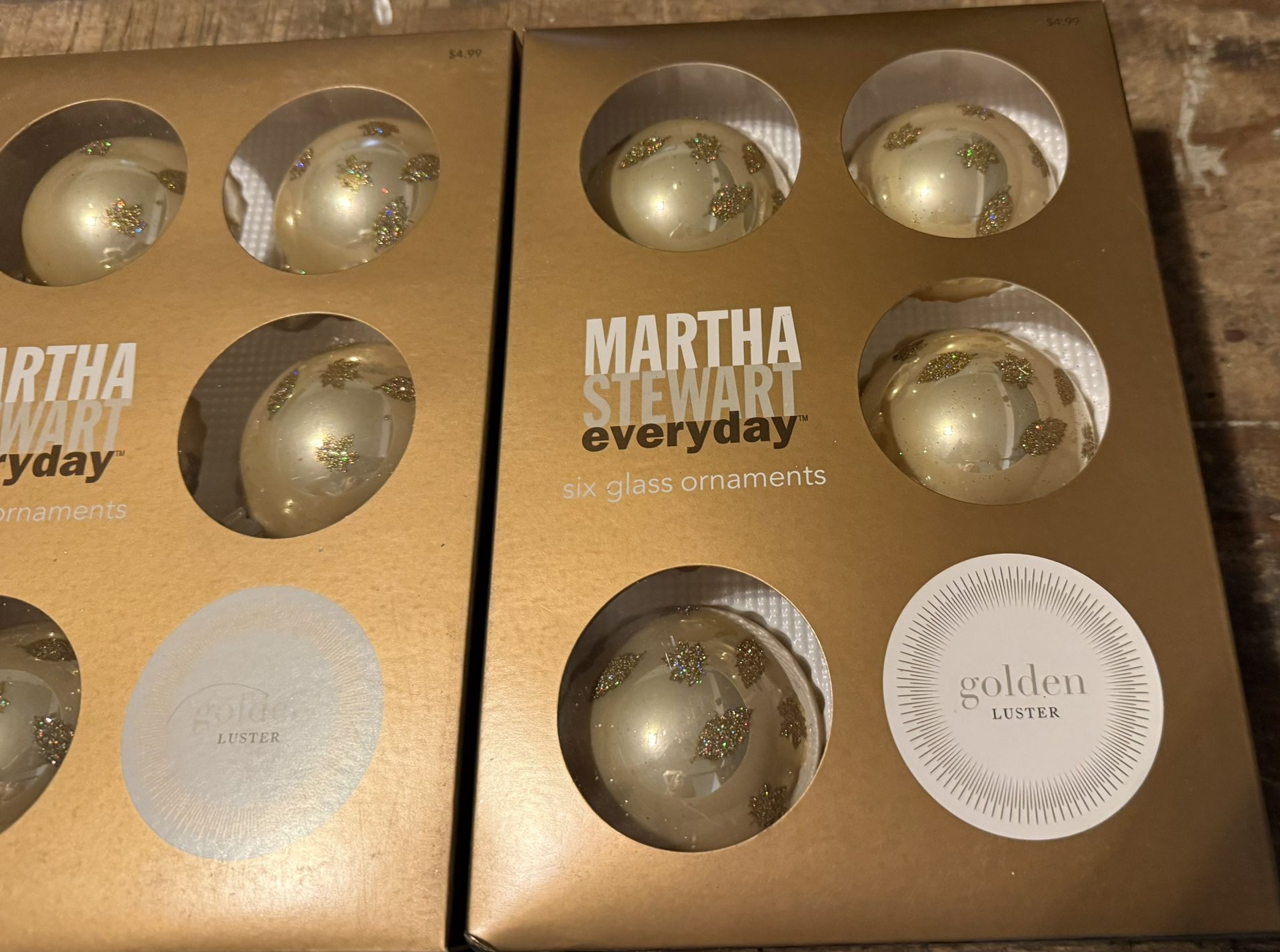 Golden Luster Gold Balls W Glitter Leaves NWT