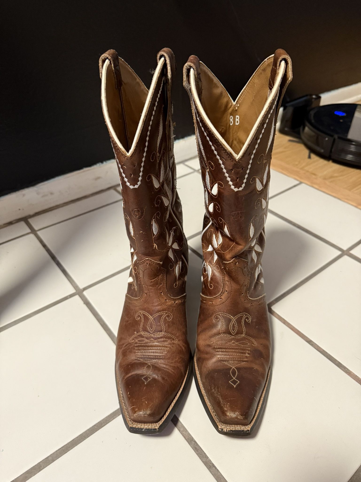 Ladies Ariat Boots 8