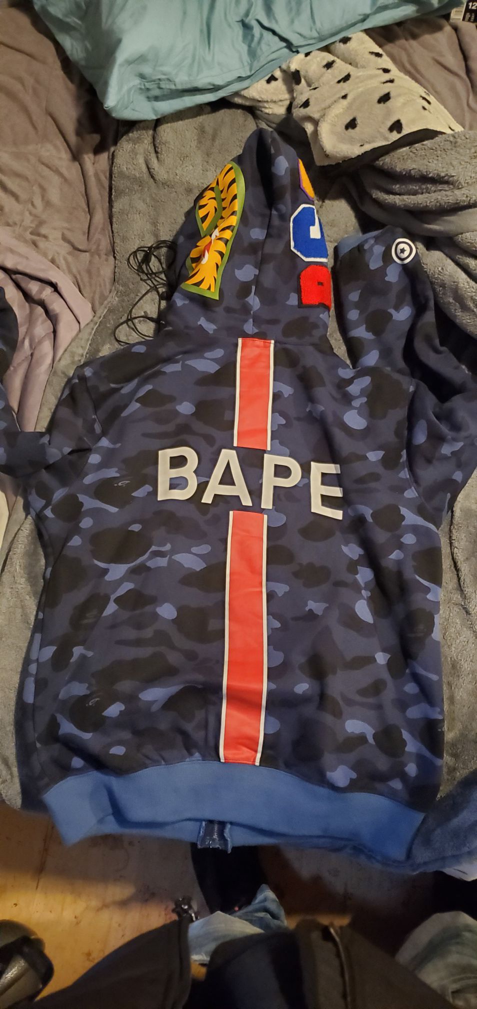 Brand new bape hoodie size large 130$ obo