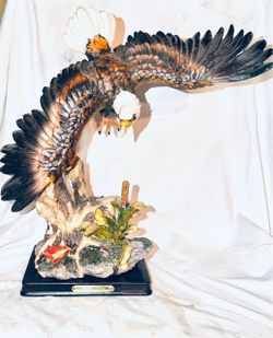 Michael Collection Bald Eagle Statue