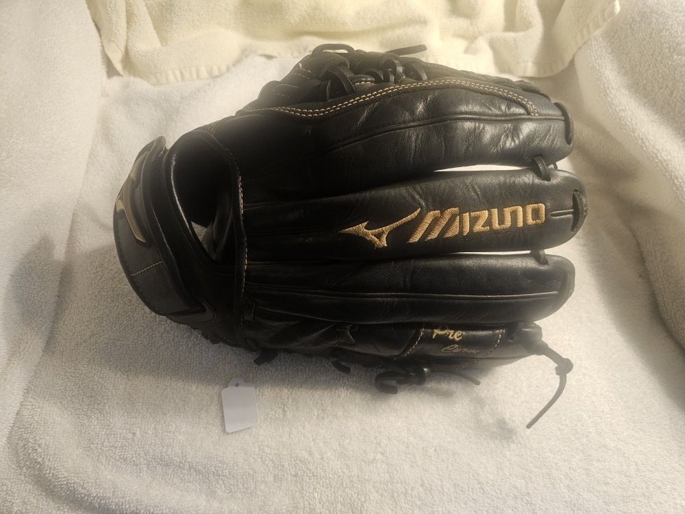 Mizuno Pre Curve Global Elite Model GGE 10FP 12 1/2" Black Glove