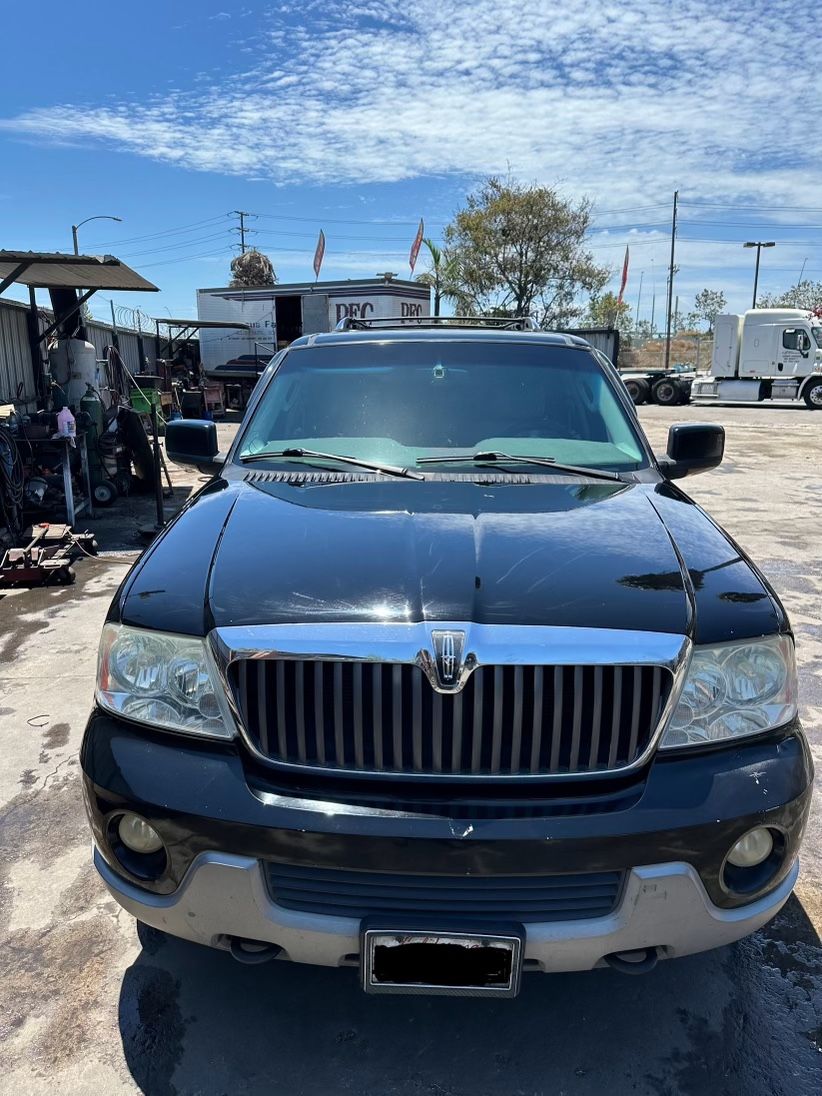 2004 Lincoln Navigator