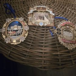 White HOUSE XMAS ORNAMENTS