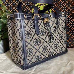 New✨authentic T monogram jacquard small tote bag