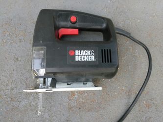 BLACK N DECKER JIGSAW. READ DETAILS