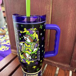 Buc-ee’s Mardi Gras tumbler