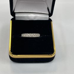 Lady’s 14 W/G Ring (Size 6)