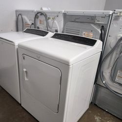 SET WHIRPOOL WASHER AND DRYER WITH WARRANTY 