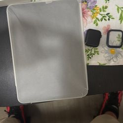 iPad 10th Generation and Apple Watch Se 44mm both items are cellular plus Wi-Fi