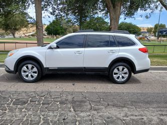 SUBARU OUTBACK AWD 2012