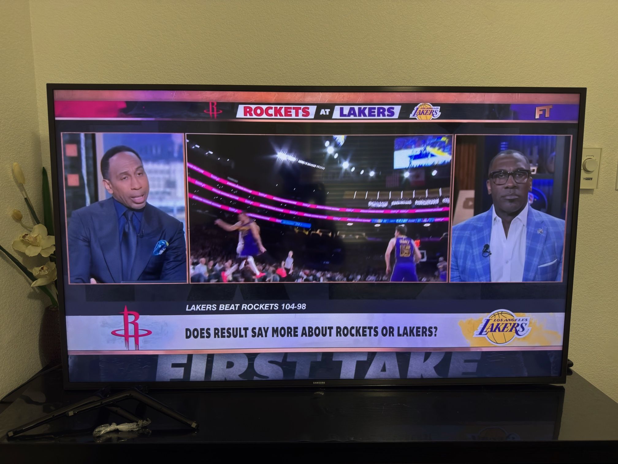 Samsung 57” 4k Smart TV